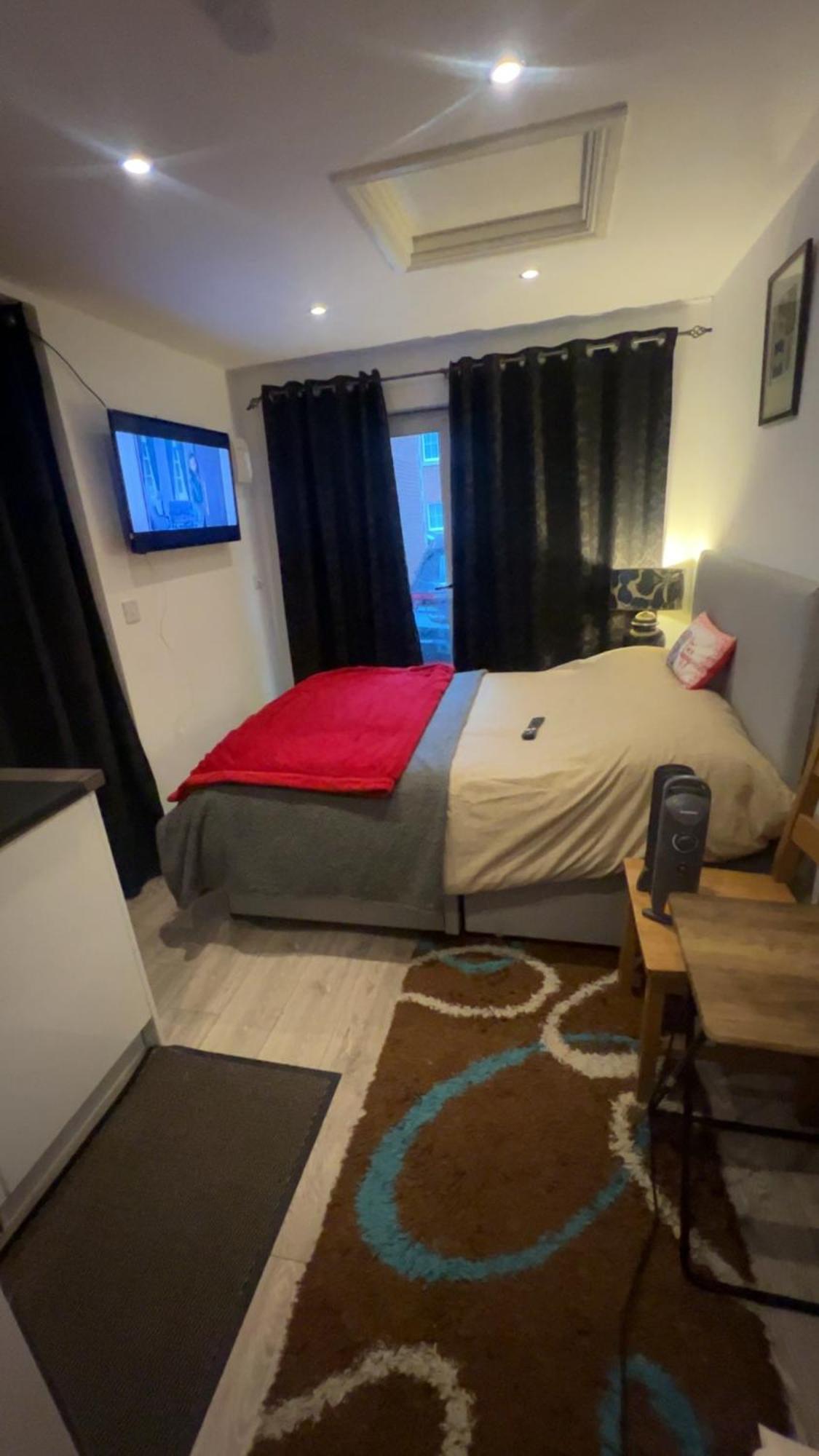 Cozy Small Studio Peterborough Buitenkant foto